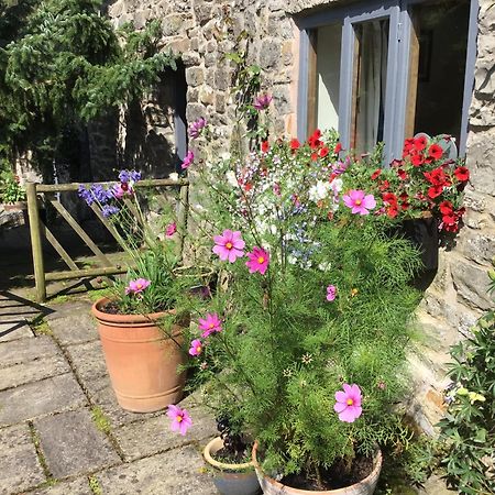 Lee House Farm Holiday Cottage With Possible Use Of Hot Tub Ninety Pounds A Session Waterfall Exterior photo