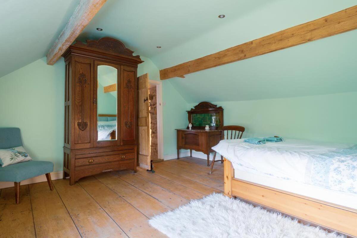 Lee House Farm Holiday Cottage With Possible Use Of Hot Tub Ninety Pounds A Session Waterfall Exterior photo